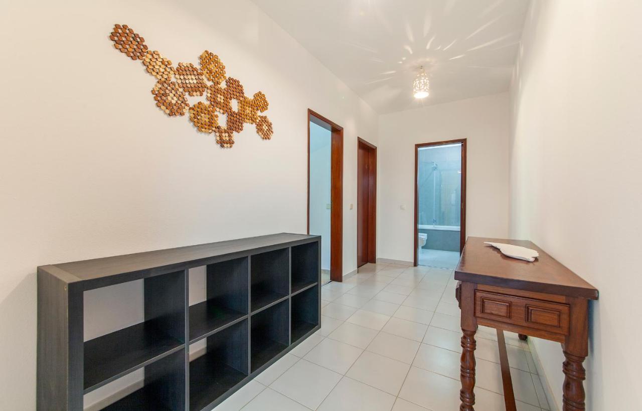 N - Astonishing Bay View Guesthouse ลากอส ภายนอก รูปภาพ